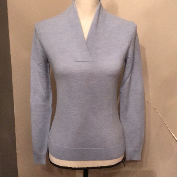 Brooks Brothers Sweaters - 🦋 Gorgeous Brooks Brothers fitted sweater.